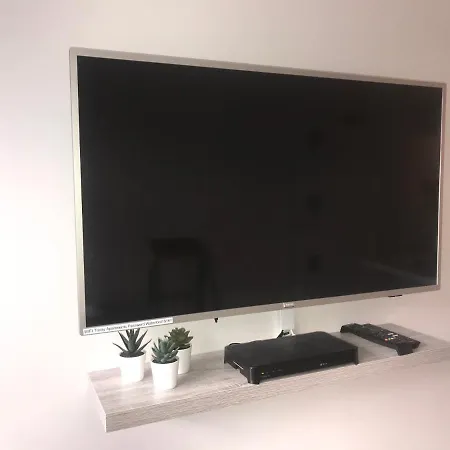 Trinity - 2b Studio Apt