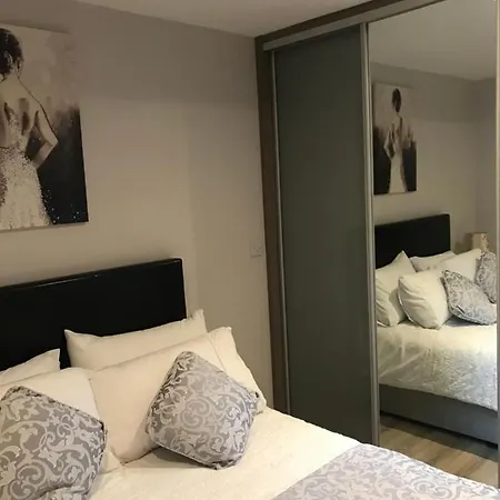 Trinity - 2b Studio Apt